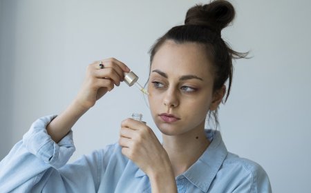 Phenoxyethanol vs Parabens: Which Preservative Is Better for Your Skin?