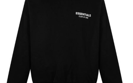 Essential Clothing Trends People Are Talking About Right Now