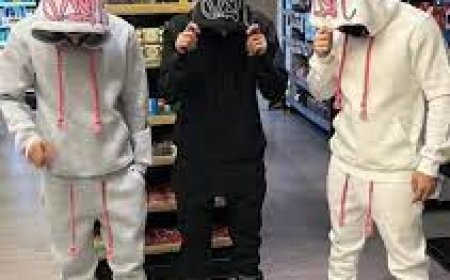 Syna World: Redefining Streetwear with the Iconic Syna World Tracksuit