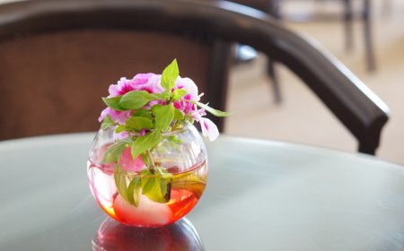 Seasonal Floral Vase Fillers: Ideas for Year-Round Beauty