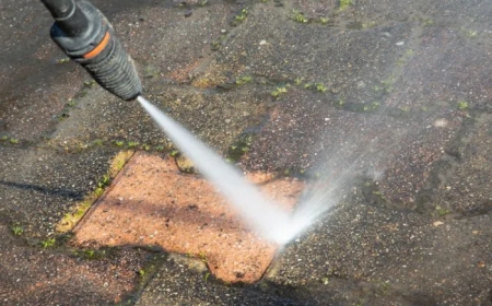 What’s the Difference Between Pressure Washing and Power Washing?