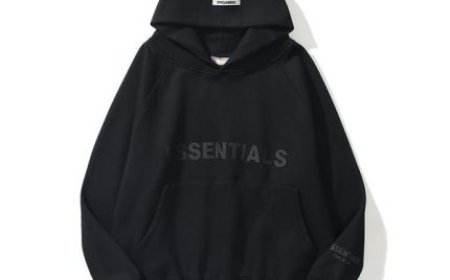 Classic Fit Essential Hoodie in Neutral Tones for Versatility