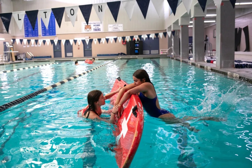 How to Land a Lifeguard Job: Your Complete 2025 Guide